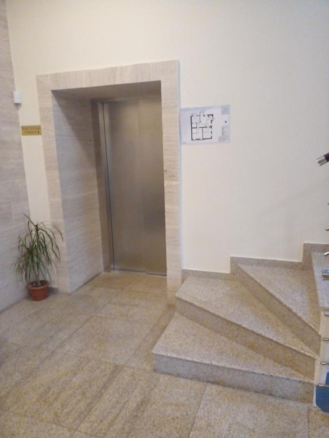 Hotel Genio Tbilisi Buitenkant foto