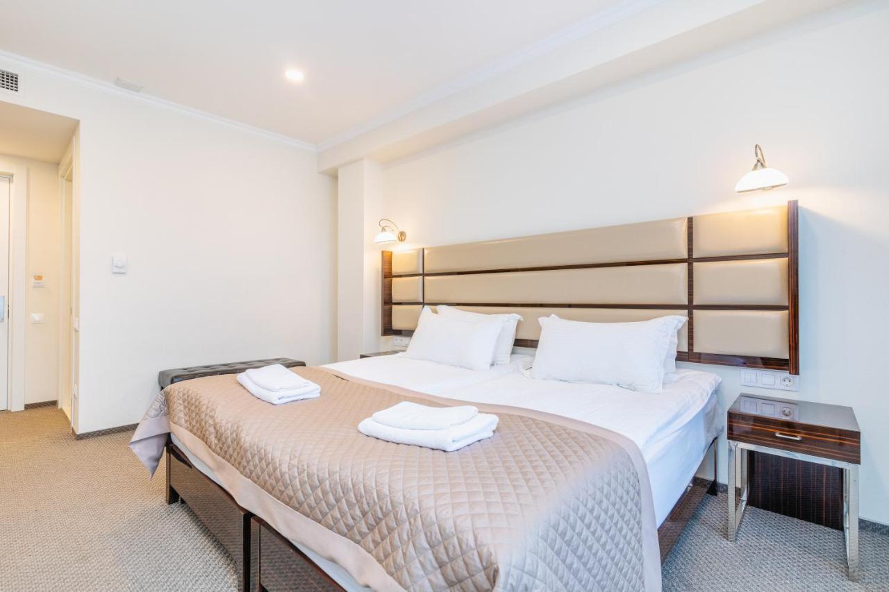 Hotel Genio Tbilisi Buitenkant foto