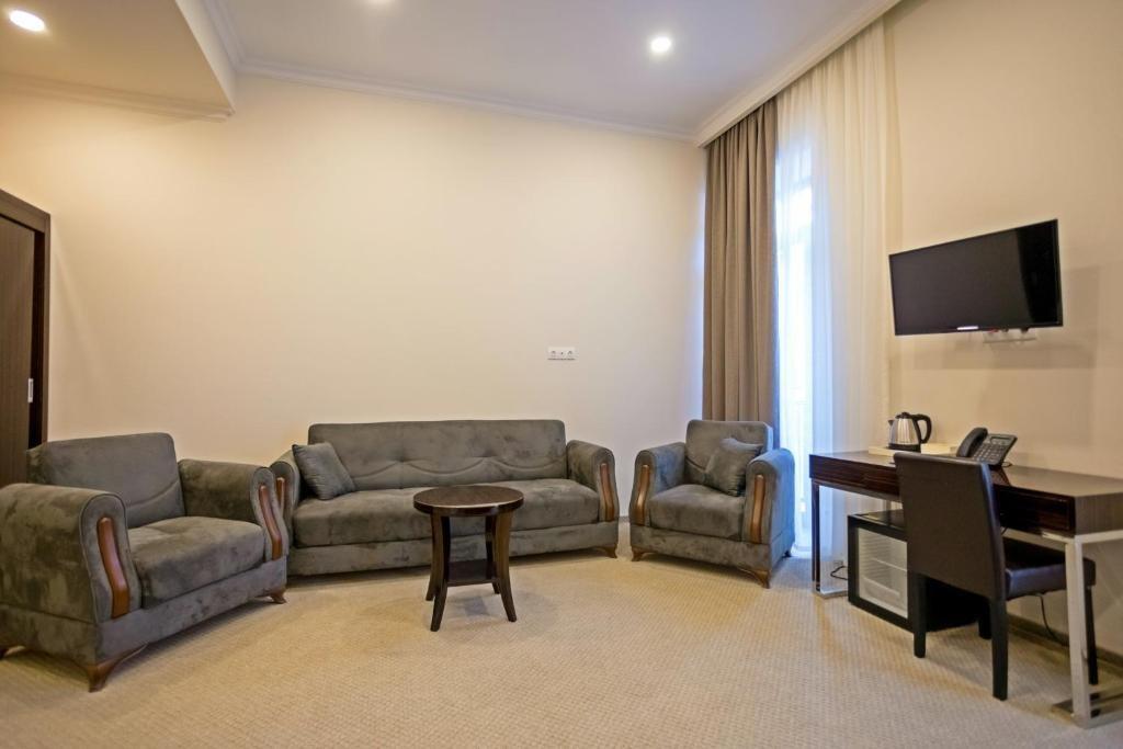 Hotel Genio Tbilisi Buitenkant foto