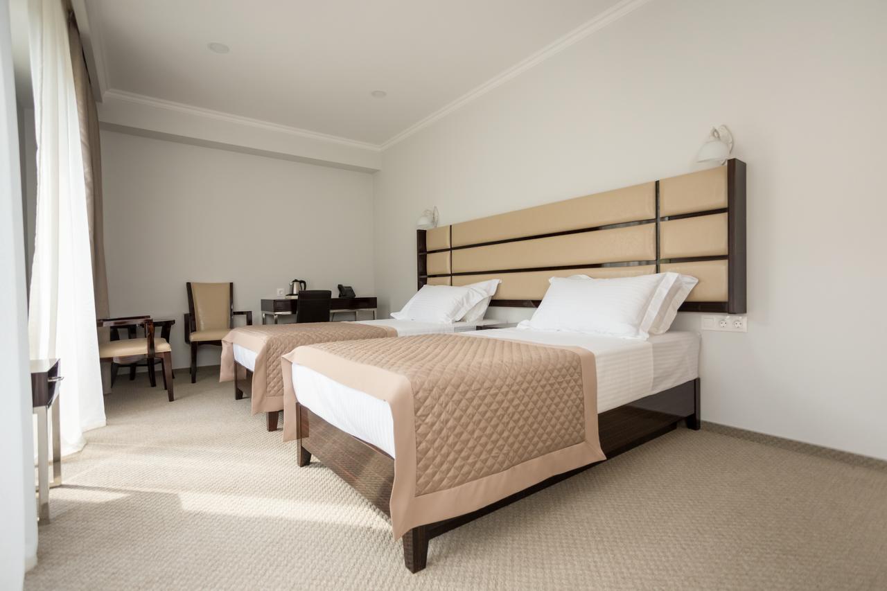 Hotel Genio Tbilisi Buitenkant foto